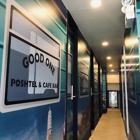 Good One Poshtel & Cafe Bar Vandrehjem Bangkok Eksteriør billede