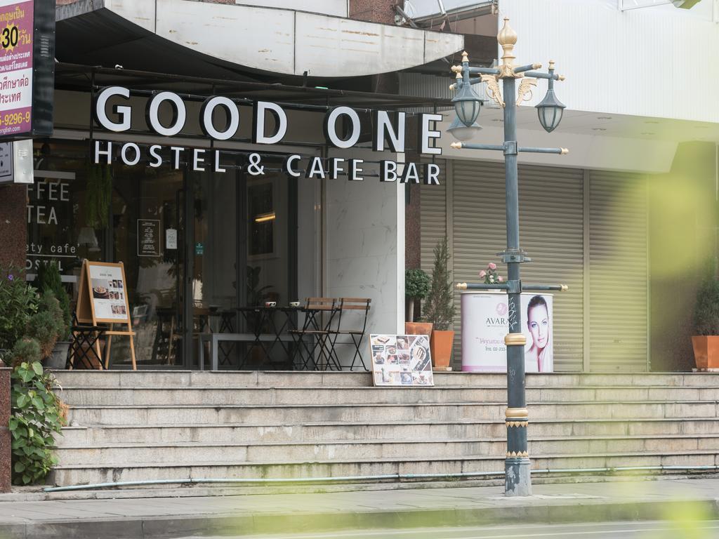 Good One Poshtel & Cafe Bar Vandrehjem Bangkok Eksteriør billede
