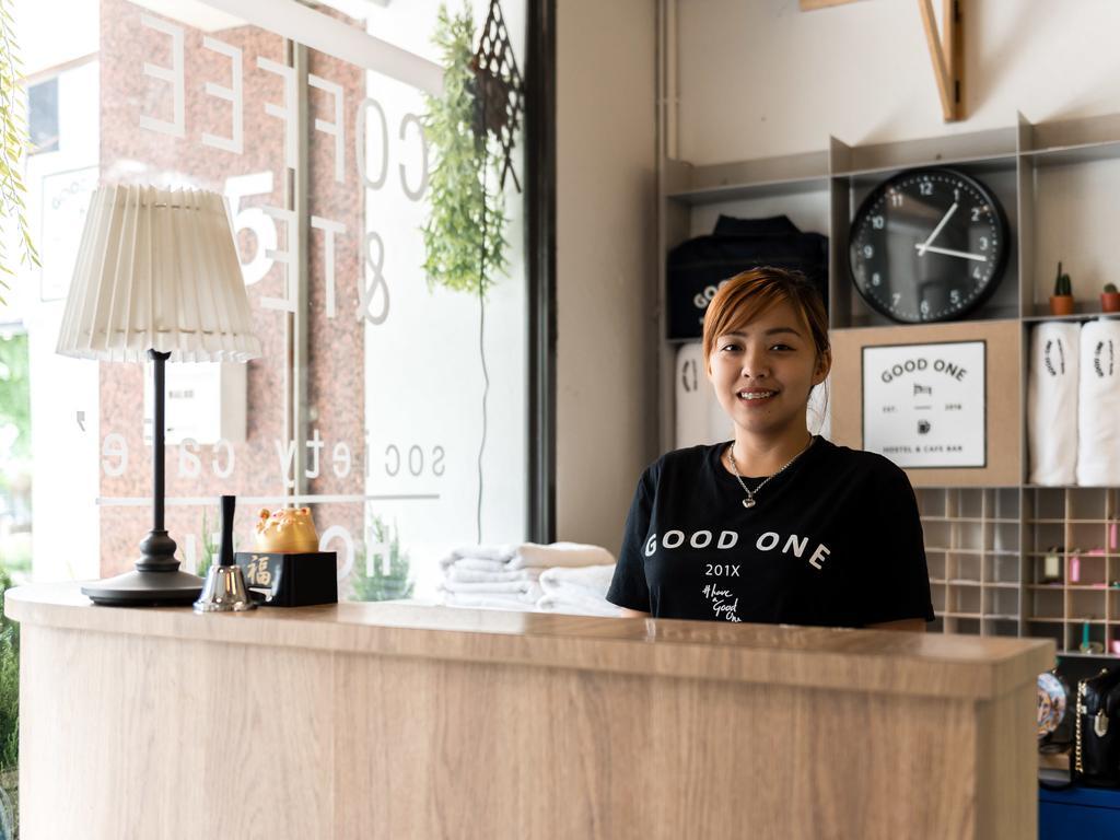 Good One Poshtel & Cafe Bar Vandrehjem Bangkok Eksteriør billede
