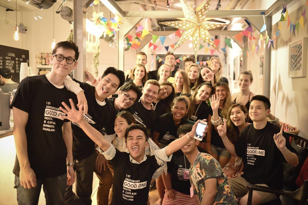 Good One Poshtel & Cafe Bar Vandrehjem Bangkok Eksteriør billede